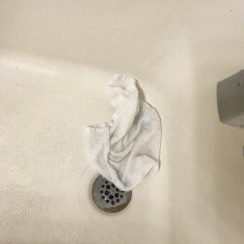 Quality Inn Grand Rapids North - Used wash cloth in bath tub - Hotels Near Me - Walker, Michigan Quality Inn Grand Rapids North - Used wash cloth in bath tub - Hotels Near Me - Walker, Michigan