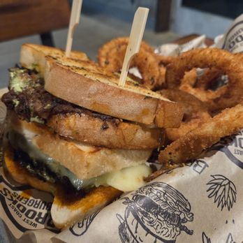Brooks Burgers - Melt - Hot Dogs Near Me - Pismo Beach, California