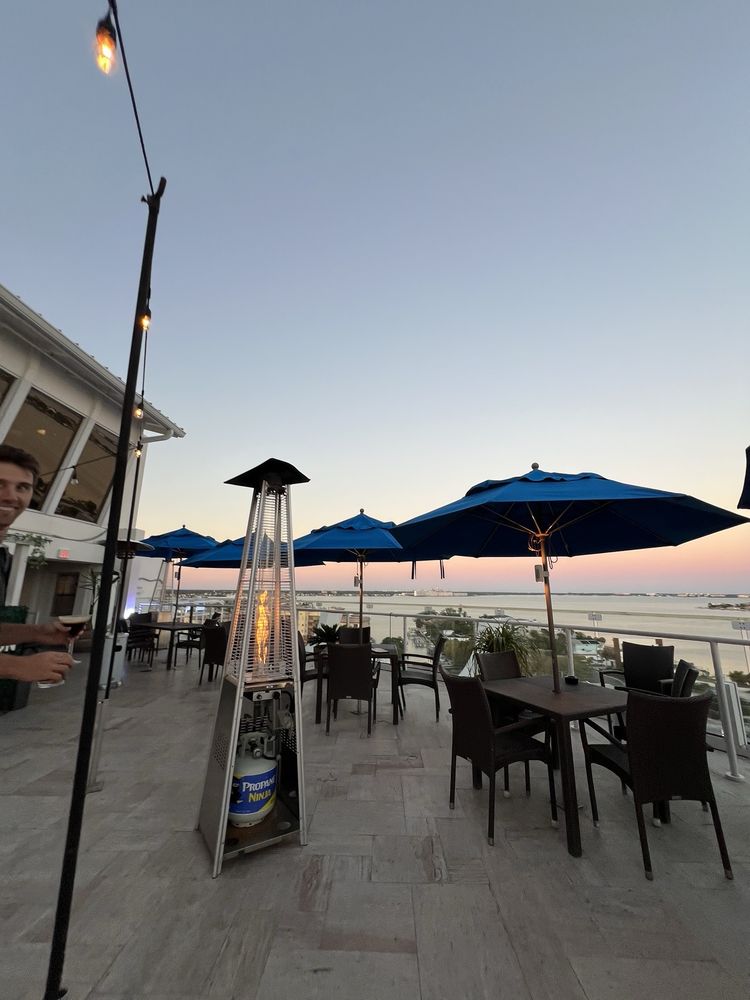 Spinners Rooftop Grille