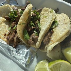 El Buen Sazon - Carne asada tacos