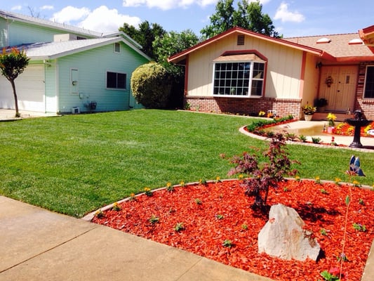 Landscaping Service - In todays everchanging, information based world, it has become increasingly easier to acquire the information needed to hire the right Landscaping Service in Merced. Reliability and trustworthiness should be two main factors in hiring your next professional landscaping service. Rather the job is small or large the right landscaping service makes a difference in the way your yard looks week in and week out. Not to mention, a landscaping service should actually know what they are doing. There’s nothing worse than to ask your gardener if he\she can change a sprinkler valve and get a blank stare back for a response.

First thing is first, always ask how long this landscaping service has been in business and how long they have been doing business in Merced, Ca? The longer they have been doing business here, in Merced, the better the chance is that they are good at what they do. Don’t get me wrong, there are always exceptions to this rule, but for the most part is a good guide when gagging your landscaper’s worthiness. Look at it this way, Merced is a small community and if a Landscaping Service is doing a bad job they probably won’t be doing it for long.

Another good thing to not is who is doing the job your landscaping service was hired to do? With Yard Max, you get the owner on your job because they care about the quality of work being done. Yard Max will bid the job, complete the job and then maintain the job all without ever hiring someone to do the work for them. Oswaldo and his team care about each and every job they do and believe that once they have acquired you as a client, they will keep you as one for life! This is something everyone should have in a landscaping service they hire.