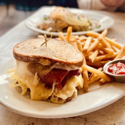 Oddfellows - Rubenish sandwich with fries