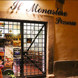 Il Monastero - Entrata del locale