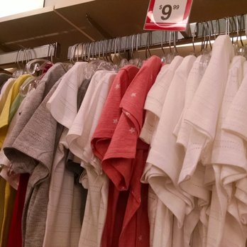 Bass - Summer tops now on sale. - Shoe Stores Near Me - Burbank, Ohio