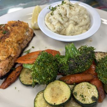 San Francisco Bay Restaurant - Stuff salmon - Seafood Near Me - Paradise, Nevada