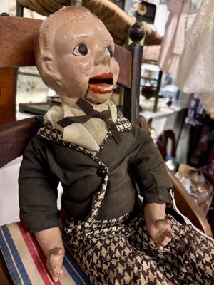 Antiques Center at the People's Store by null