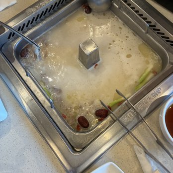 Haidilao Hotpot Irvine - 三鲜火锅汤底Pork Bone Soup Base - Chinese Near Me - Irvine, California Haidilao Hotpot Irvine - 三鲜火锅汤底Pork Bone Soup Base - Chinese Near Me - Irvine, California