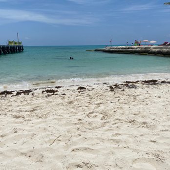 El Timón de Cancun ZH - Beach tables - Seafood Near Me - Cancún, ROO