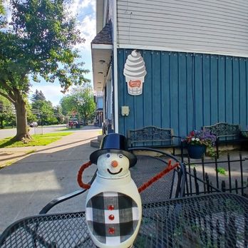 Twist of Cape - Good Morning - Ice Cream & Frozen Yogurt Near Me - Cape Vincent, New York Twist of Cape - Good Morning - Ice Cream & Frozen Yogurt Near Me - Cape Vincent, New York
