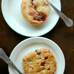 Cookies and Scream - Vegan gluten free jam cake and oatmeal chocolate chip cookie, £4 in total