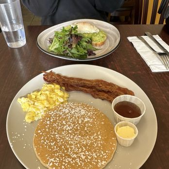 Vivi's Cafe - Eye Opener Meal, Avocado Toast - Breakfast & Brunch Near Me - Redwood City, California Vivi's Cafe - Eye Opener Meal, Avocado Toast - Breakfast & Brunch Near Me - Redwood City, California