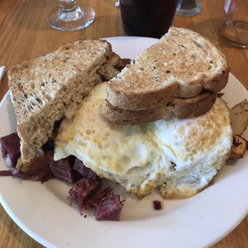 Mae's Cafe & Bakery - Corned beef hash and eggs.....really good! - Breakfast & Brunch Near Me - Bath, Maine