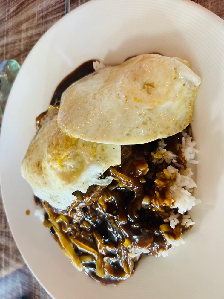 Wow-Wee Maui's Kava Bar & Grill