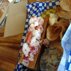 New England Lobster Market & Eatery - Lobster roll - naked!