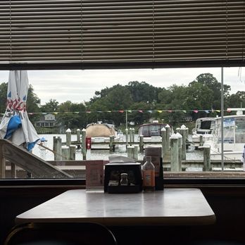 Captain John's Crabhouse - Seafood Near Me - Newburg, Maryland