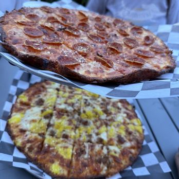 Wayfarer Tavern - Pizza Near Me - Dayton, Kentucky Wayfarer Tavern - Pizza Near Me - Dayton, Kentucky