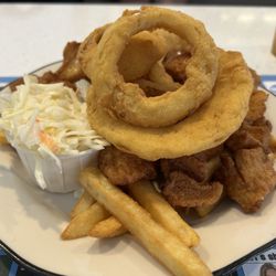 Nicky's - Good scallops, cole slaw needed a kick