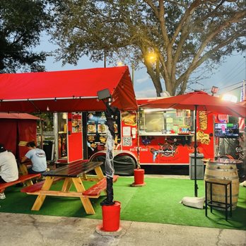 El Che and Habibi Grill - Exterior of food truck+patio - Middle Eastern Near Me - Tampa, Florida El Che and Habibi Grill - Exterior of food truck+patio - Middle Eastern Near Me - Tampa, Florida