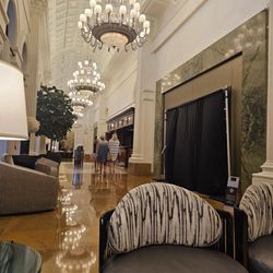 Acqualina Resort & Residences - Lobby area