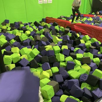 Get Air - Downers Grove - Foam pit area for the big kids - Trampoline Parks Near Me - Downers Grove, Illinois