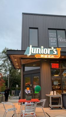 Junior's Pizza by null