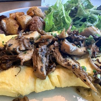 Corner Chophouse - Brunch-  Omelet - Steakhouses Near Me - Winter Park, Florida