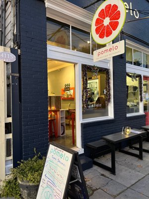 Pomelo | Thai Boutique Restaurant by null