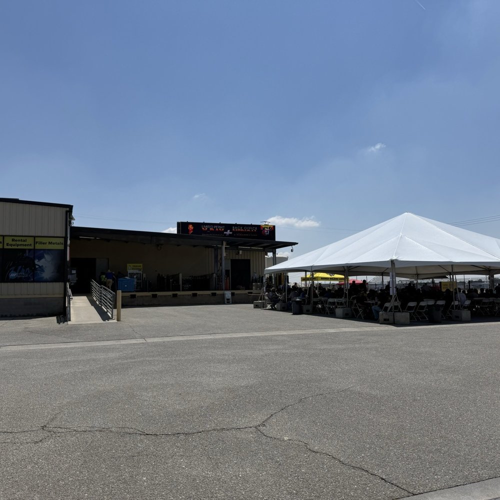 Barnes Welding Supply - Bakersfield - Most of the yard was covered to enjoy your barbecue - Hardware Stores Near Me - Bakersfield, California