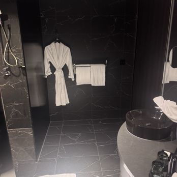 W Melbourne - Bathroom - Hotels Near Me - Melbourne, VIC