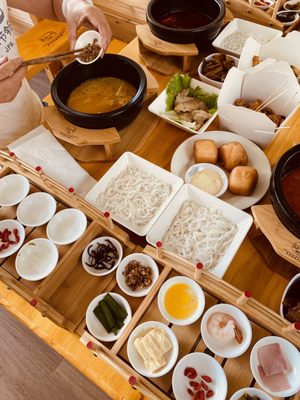 Oodle Yunnan Rice Noodle by null