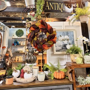 Southern Attic - Antiques Near Me - Fuquay-Varina, North Carolina