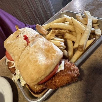 Timberline Restaurant - crispy chicken sandwhich - American Near Me - Beaver, Utah Timberline Restaurant - crispy chicken sandwhich - American Near Me - Beaver, Utah
