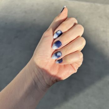 Snappy Nails & Spa - Snow flakes in ombre - Nail Salons Near Me - Denver, Colorado Snappy Nails & Spa - Snow flakes in ombre - Nail Salons Near Me - Denver, Colorado
