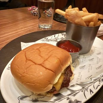 Wye Oak Tavern - Kids cheeseburger - Bars Near Me - Frederick, Maryland Wye Oak Tavern - Kids cheeseburger - Bars Near Me - Frederick, Maryland