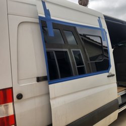 Abril Auto Glass