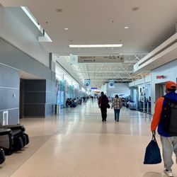 Long Island MacArthur Airport - ISP - Terminal A