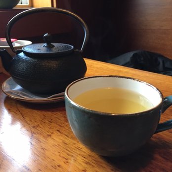 Drift Inn - Chamomile tea in a cast iron teapot - New American Near Me - Yachats, Oregon Drift Inn - Chamomile tea in a cast iron teapot - New American Near Me - Yachats, Oregon