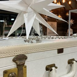 Frugthaven Farm - Pink + Frillos is our on-site boutique featuring gifts, home decor and apparel.