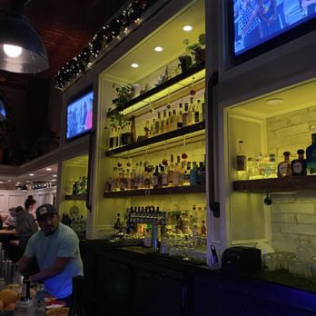Macondray - Bar View - Cocktail Bars Near Me - San Francisco, California