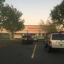 The unobtrusive front entrance of paradise sports bar.