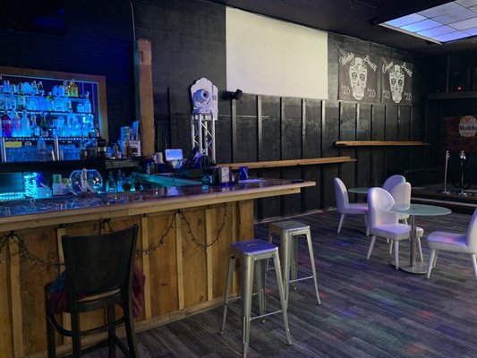 Avenida Cantina by null