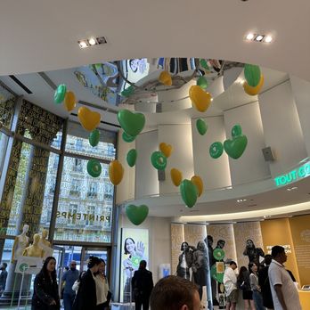 Printemps - Entrance to mall. - Department Stores Near Me - Paris, 75