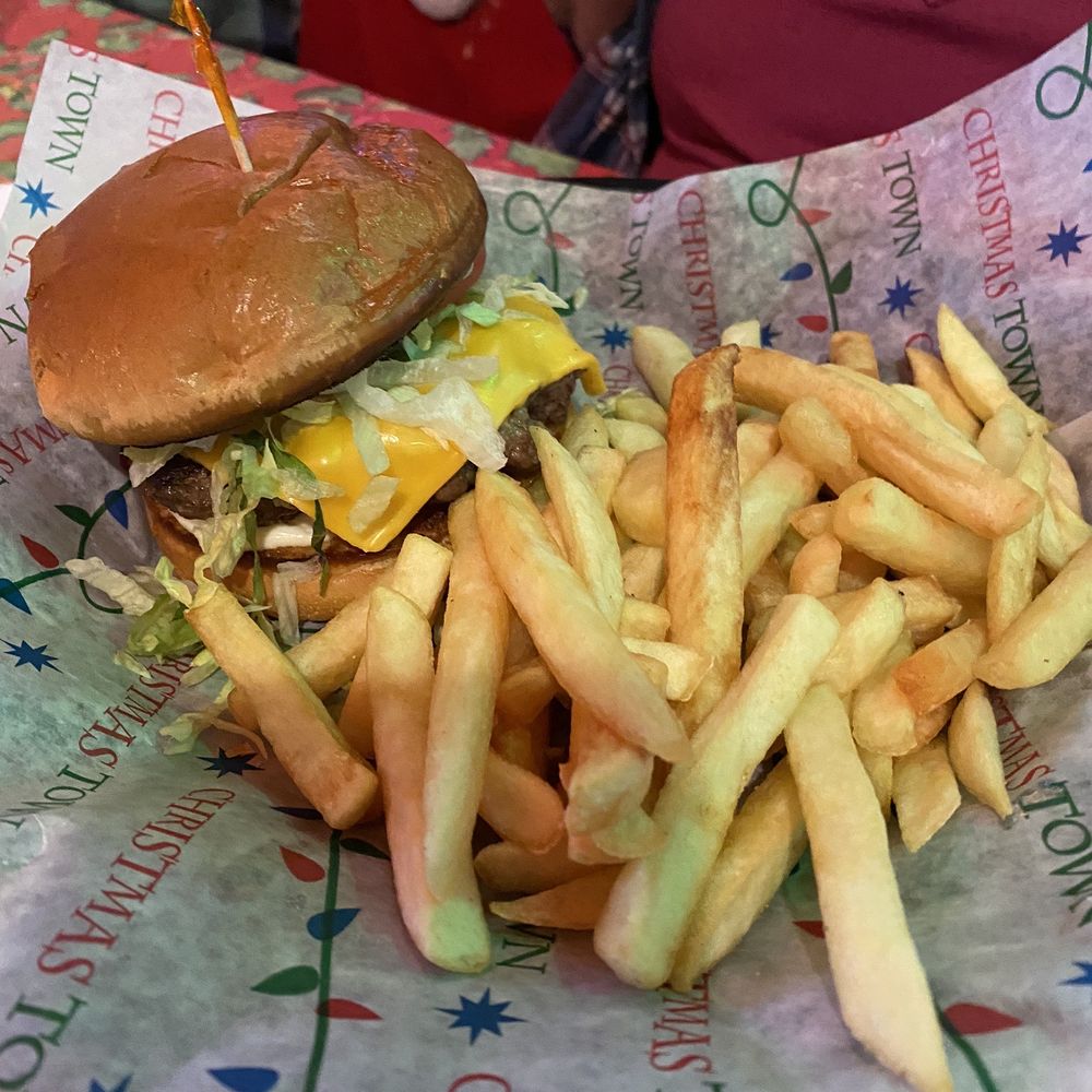 Broadway Bar - Cheeseburger - Bars Near Me - Grand Rapids, Michigan