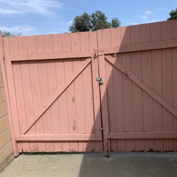 American Vinyl - Old back gate - Fences & Gates Near Me - Fountain Valley, California