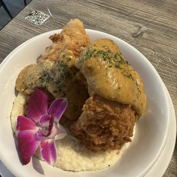 Indulgence Southern Bistro - Catfish and grits - Southern Near Me - Jacksonville, Florida