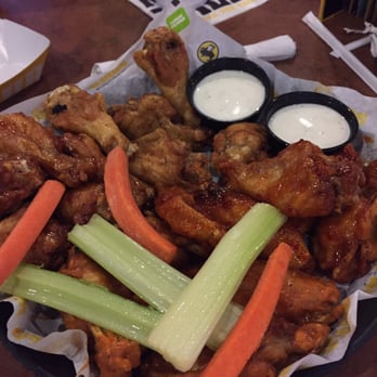 Buffalo Wild Wings - Sports Bars Near Me - Eatontown, New Jersey