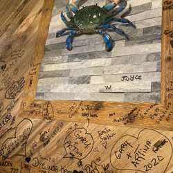 Doo's Seafood - Interesting walls.