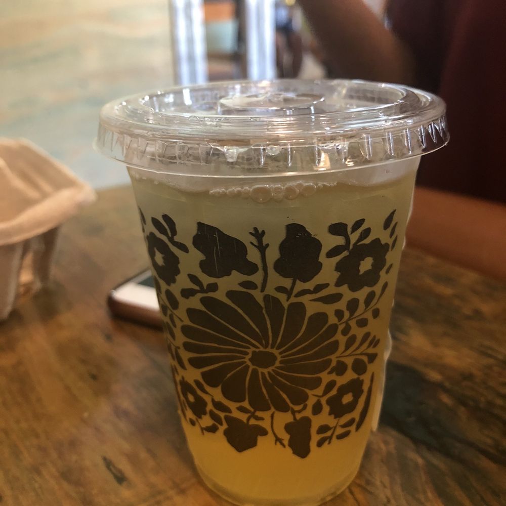 Colectivo Coffee Evanston - Iced Jasmine green tea - Coffee & Tea Near Me - Evanston, Illinois