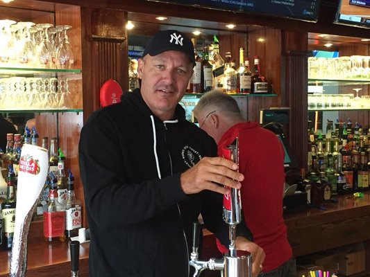 Bulls Eye Sports Pub by null