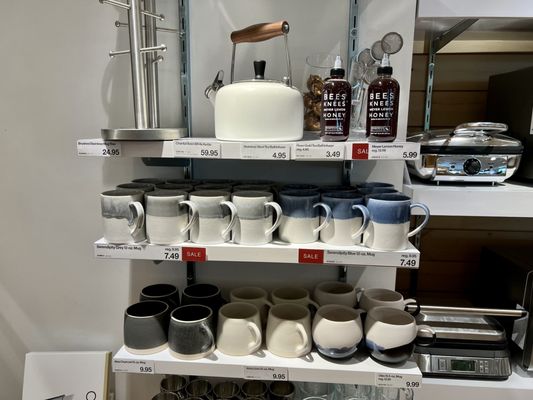 Crate & Barrel by null